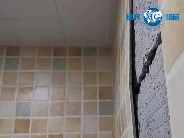 墻磚大面積脫落！墻面問題還是瓷磚粘貼問題？